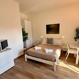 Loft Corso Trieste Free Parking & Kitchen Ferienhaus